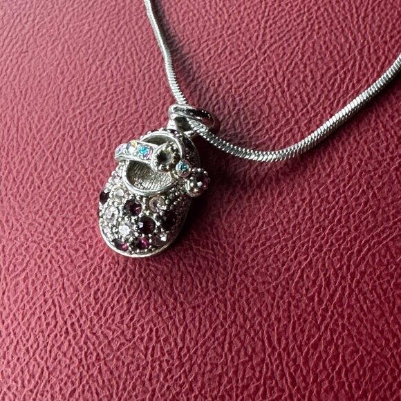 Vintage Beautiful Shoe Pendant in Silver Tone with Crystals - Picture 2 of 7